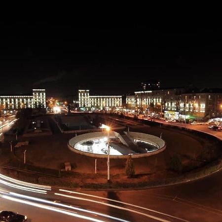 Квартира Около Станции Метро С Балконами Jerevan Eksteriør bilde