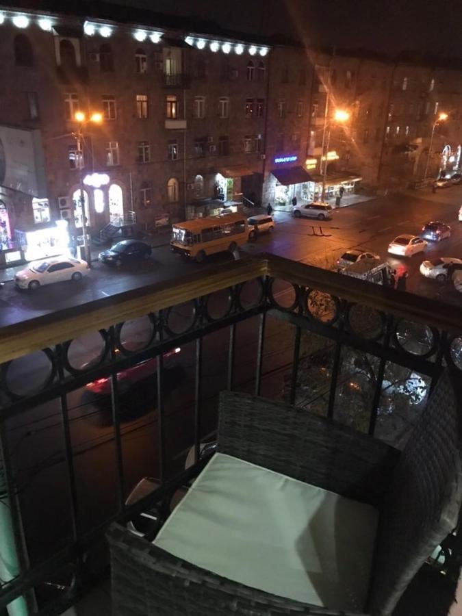 Квартира Около Станции Метро С Балконами Jerevan Eksteriør bilde